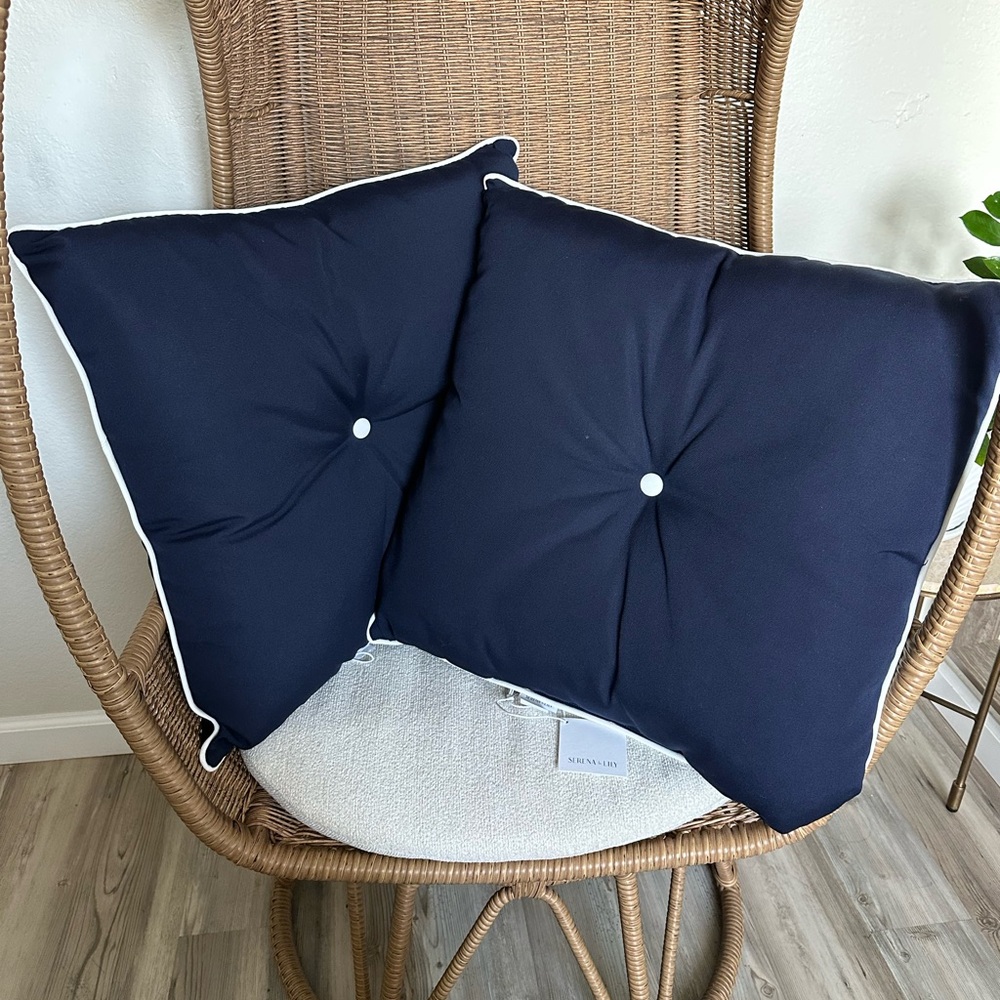 Serena and Lily Lido accent pillows X2